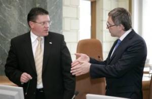 Уход «народников» вызовет сокращение числа министерств