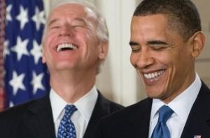 Байден нецензурно поздравил Обаму с подписанием закона