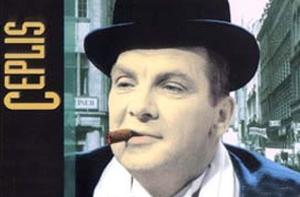 В театральной постановке «Цеплиса» режиссер использует образы политиков