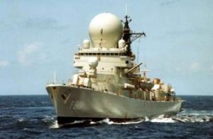 Сомалийские пираты напали на военный корабль