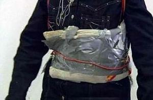 Пожилой мужчина угрожает взорвать здание районного ОВД