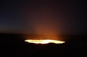 Президент Туркмении приказал потушить «Врата ада»