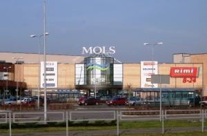 У Mols работают грабители. Они обирают и запугивают клиентов банков