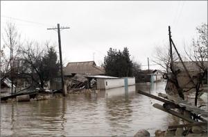 В Екабпилсском крае паводок отрезал от внешнего мира 20 жилых домов