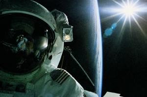 Discovery доставил на орбиту женщин и еду