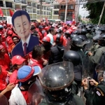 В Таиланде оппозиция прорвалась на территорию парламента