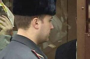 Милиционер сидел в засаде в чужой квартире 17 лет