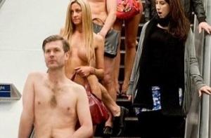 В лондонском метро замечены абсолютно голые люди (ФОТО)