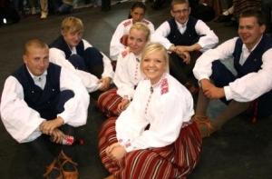 Юрмальская дума приобретет народные костюмы