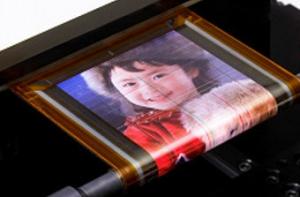 Sony показала сворачивающийся экран