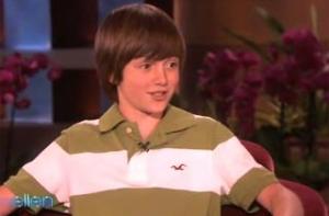 12-летний школьник стал суперзвездой YouTube: 11 млн просмотров (ВИДЕО)