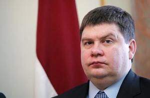 Суд: Калвитис необоснованно уволил чиновника Кнокса