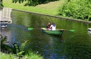 Газоны в центре Риги открываются для отдыхающих