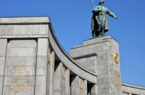 В Берлине осквернен памятник советским солдатам