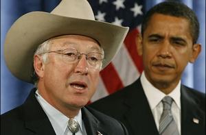 Глава МВД США взял на себя часть ответственности за утечку нефти