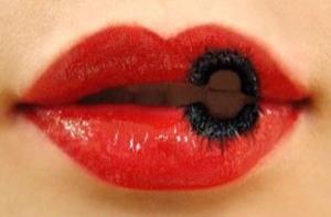 ВОЗ: Производители сигарет заставляют женщин курить