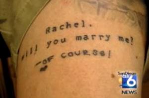 Житель Сан-Диего позвал возлюбленную замуж татуировкой