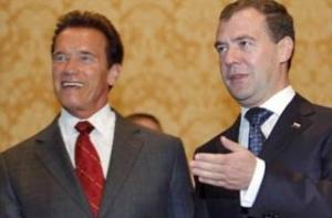 Медведев рассмешил Шварценеггера (ВИДЕО)