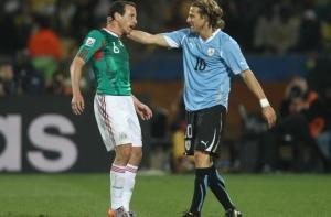 Сборные Уругвая и Мексики вышли в 1/8 ЧМ-2010