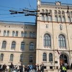 В Латвийском университете начинаются выпускные