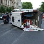 В центре Риги перевернулась «скорая»