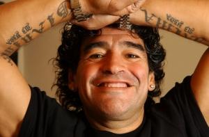 Чемпион мира обозвал Марадону шутом