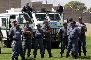 Хозяйка ЧМ-10 встречает гостей бесчинствами