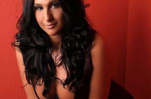 Студентка выставила свою девственность за миллион долларов