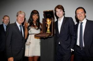 Кубок FIFA отправится путешествовать в сумке Louis Vuitton