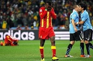 Cборная Уругвая впервые за 40 лет вышла в полуфинал ЧМ (ВИДЕО)