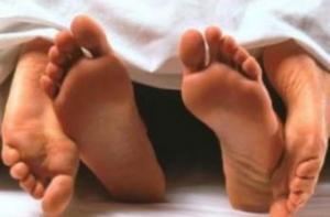 Любовники выпали из окна во время секса