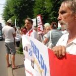 Юрмальчане пришли отстаивать свою «скорую» к Кабмину