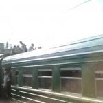 В Подмосковье люди ездят на крышах электричек (видео)