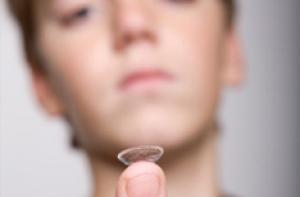 Контактные линзы доводят до больницы