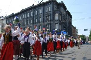 Общепит рисковал здоровьем детей на празднике песни