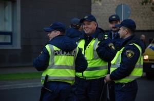 Полиция блокировала участников «фашистского» шествия