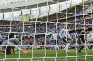 Трагедия Марадоны: немецкая машина раздавила аргентинцев (ВИДЕО)