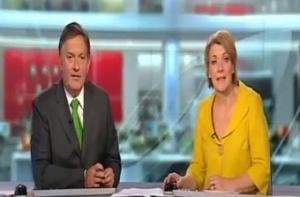 Телеведущий показал неприличный жест в прямом эфире (ВИДЕО)