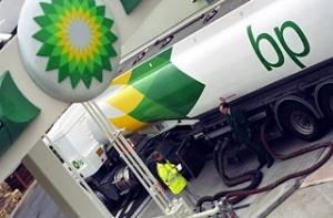 BP начала заделывает аварийную скважину глиняным раствором
