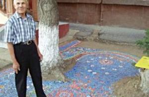 Дворник нашел творческий способ борьбы с мусором