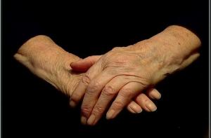 Япония потеряла 200 долгожителей