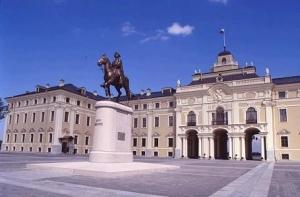 Мадонна арендует Константиновский дворец для свадьбы