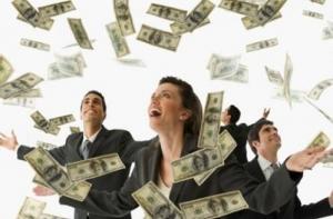 Немец отметил выход на пенсию раздачей денег прохожим