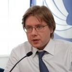 Ушаков знает, почему автоводители ездят с флагами РФ