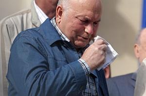 Московские единоросы встали на защиту Лужкова