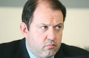 В Москве вывесили плакаты с голым префектом столицы