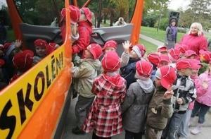 Дети из глубинки получили первые школьные автобусы