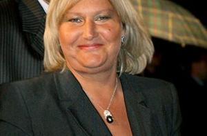 Жена Лужкова намерена судиться с телеканалами