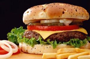 Диетологи в шоке: латвийские дети стремительно толстеют