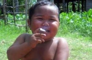 Двухлетний ребенок «завязал» с курением